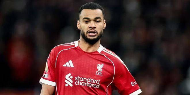 离谱！利物浦王牌全场传球次数比门将还少，斯洛特必须弃用